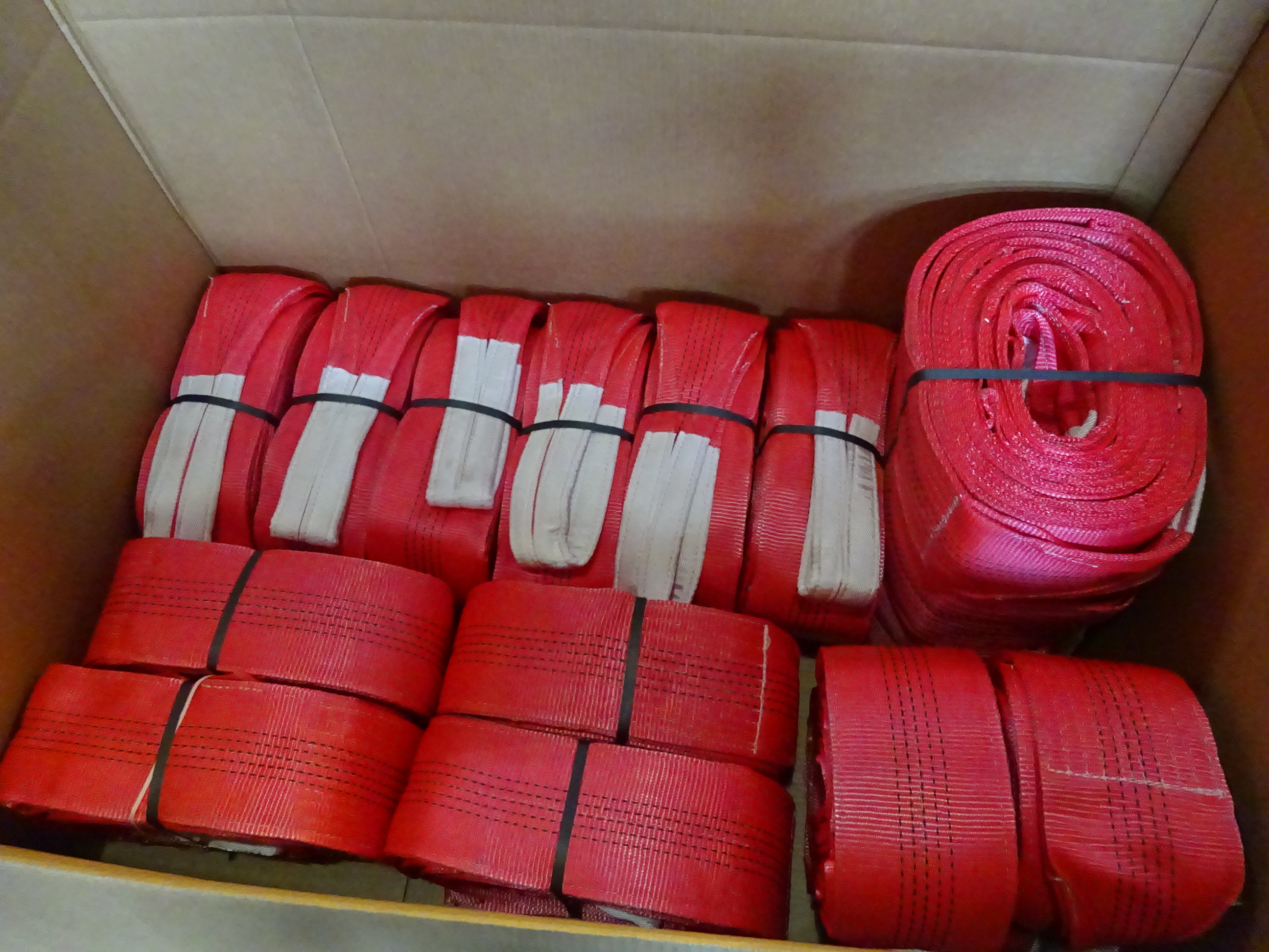 WEBBING SLING 5 TON 8 MTR. WITH WEARING TUBE AND 4 EYES.